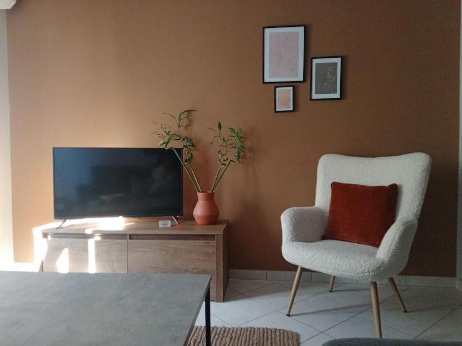 Central Artistic 2-Bedroom Apartment 79Sqm ตรีโปลิส ภายนอก รูปภาพ